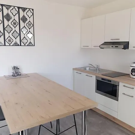 3 Avec Terrasse Et Parking *