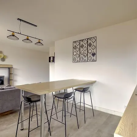 3 Avec Terrasse Et Parking *